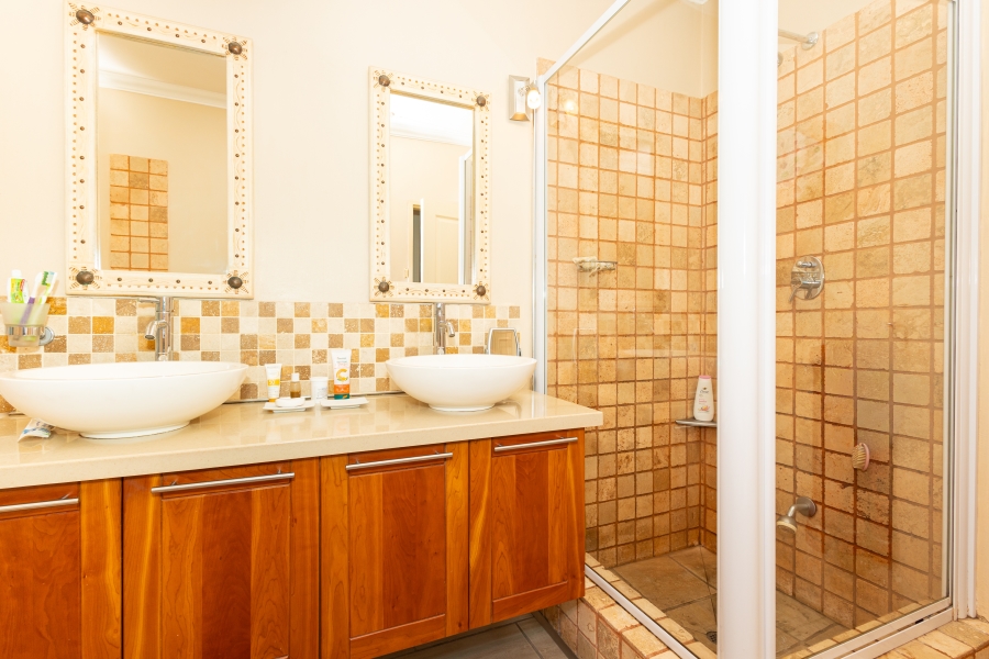 4 Bedroom Property for Sale in Kenridge Heights Western Cape